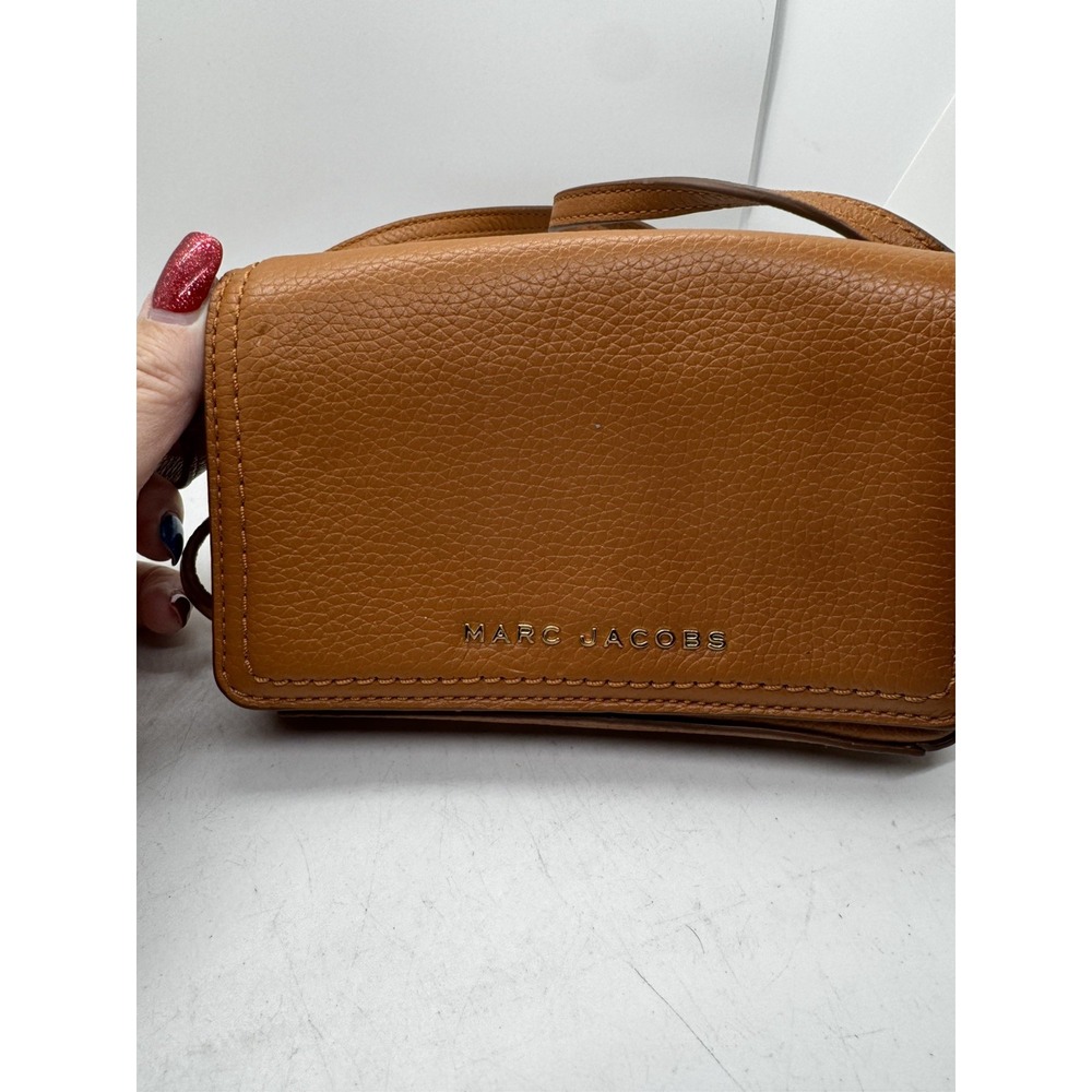 Marc Jacobs H107L01FA21 Groove Smoked Almond Tan With Gold Hardware EUC PT5